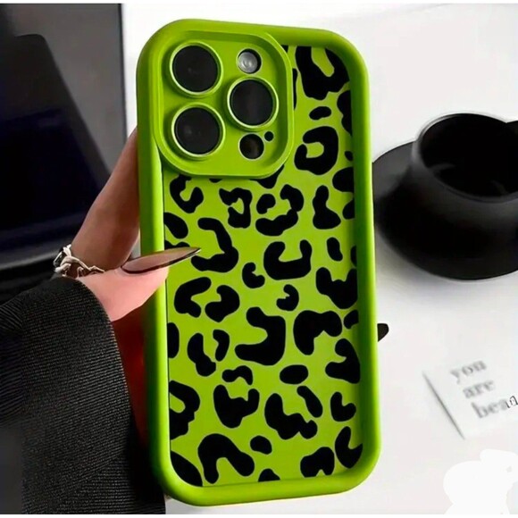 Neon Green and Black Leopard print iPhone 15 phone case - Picture 1 of 1